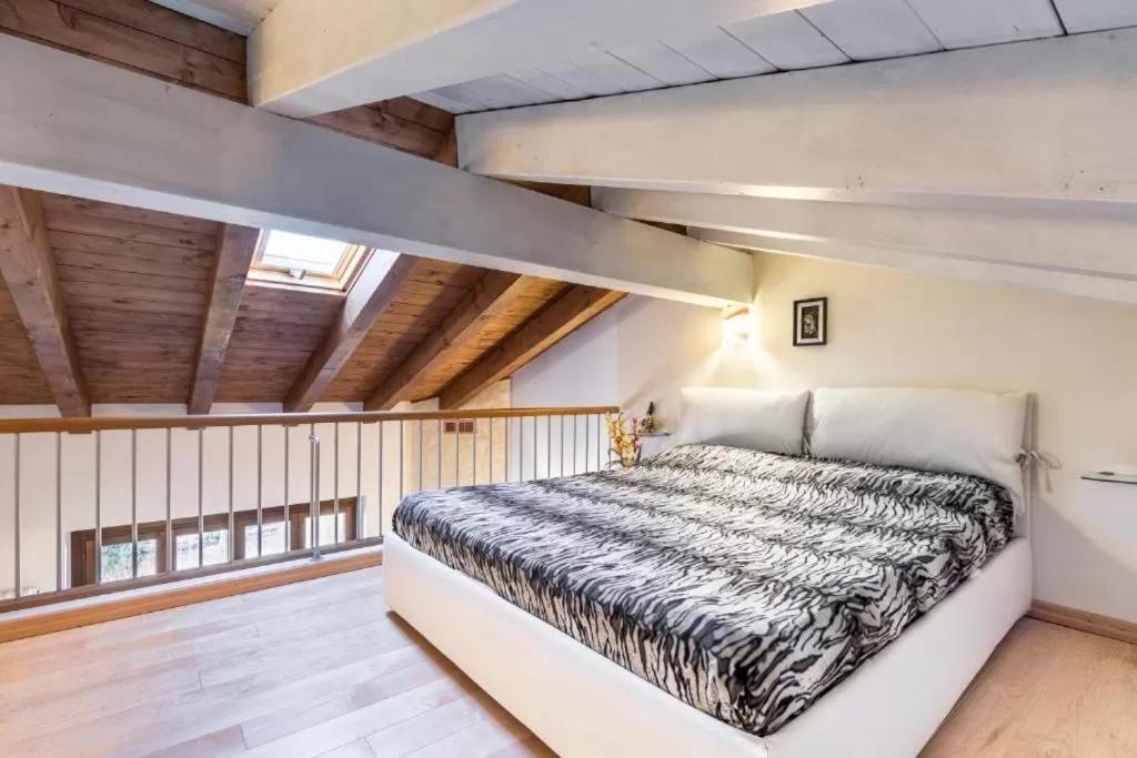 Casa Vacanze Rosalba Ferrara di Monte Baldo Экстерьер фото